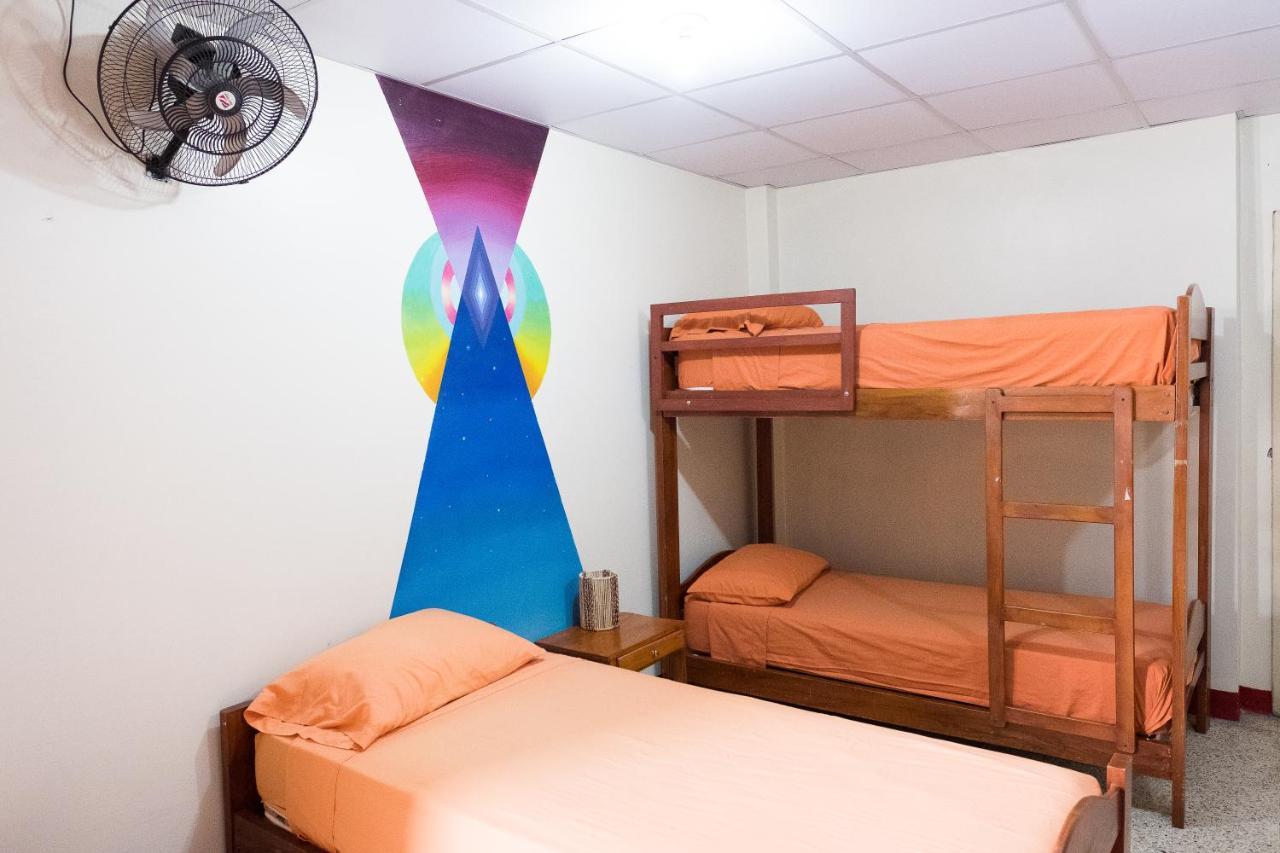 Hostel Nucapacha Guayaquil Exterior foto